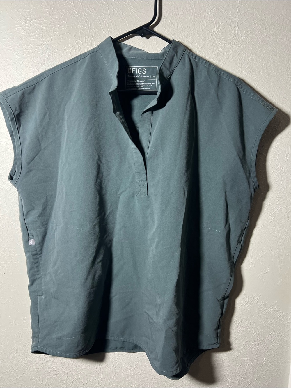 FIGS Rafaela Oversized scrub top in size M - PO 2491 bonsai green